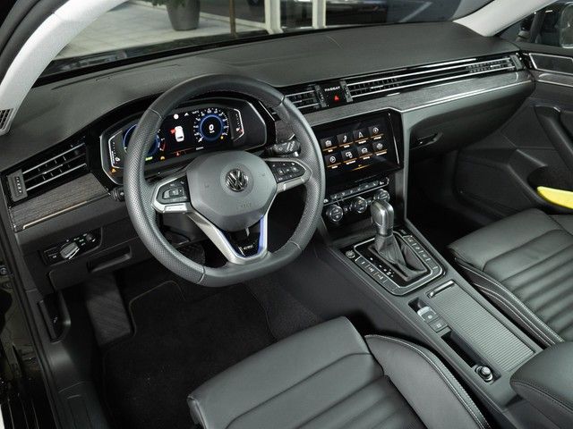 Passat Variant GTE R-Line Leder 360° HUD AHK DCC