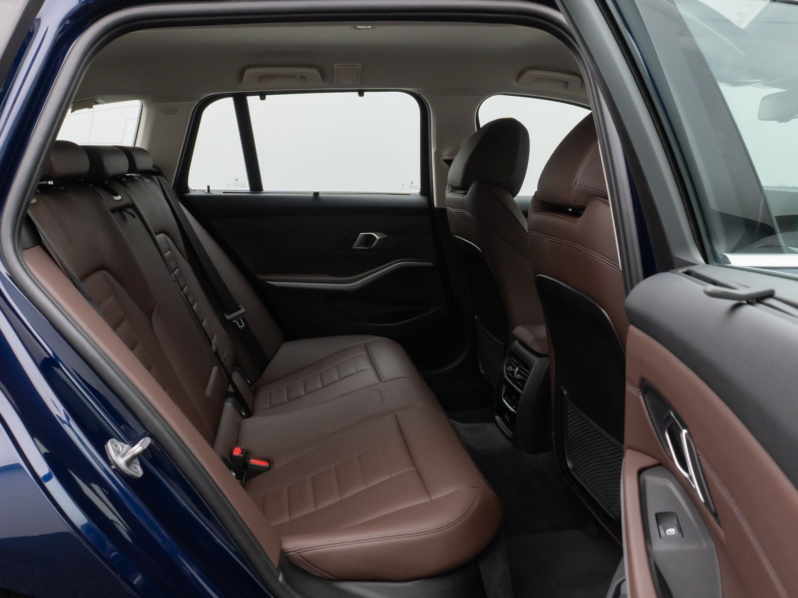 Fahrzeugabbildung BMW 320d xD Kamera HUD DAB Komfort Sport Individual