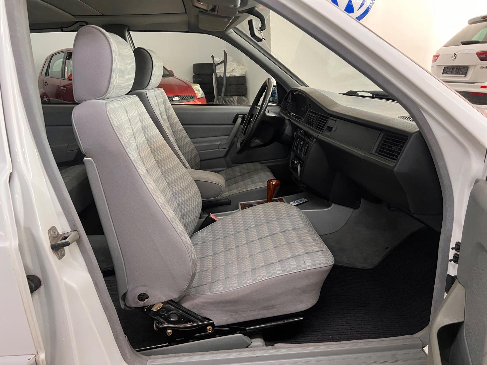 MERCEDES-BENZ - 190 - BVA 1.8 109 CV - ATTELAGE