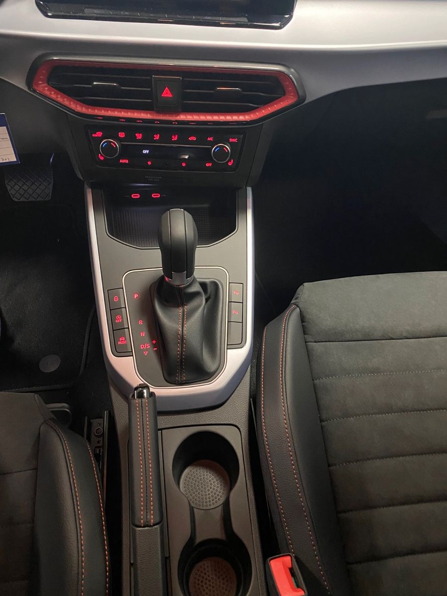 Fahrzeugabbildung SEAT Arona 1.0 TSI FR Garantie 2030+voll LED++KAMERA+