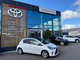 Toyota Yaris Club Hybrid Panoramadach Top - gebrauchte Toyota Yaris aus dem Jahr 2014