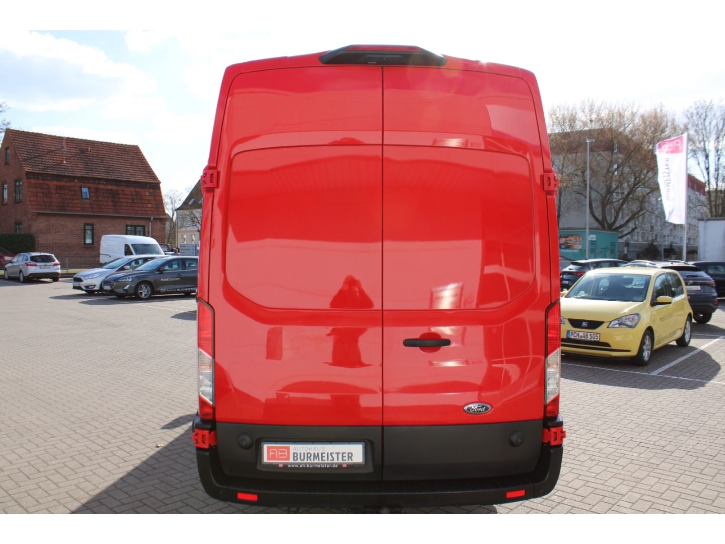 Fahrzeugabbildung Ford Transit 350L4 Kasten DoKa Trend StHZg AHK RFK GR