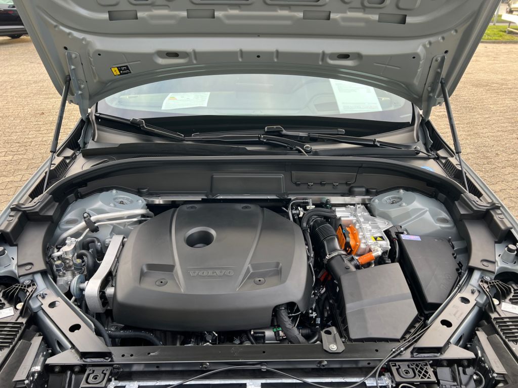 VOLVO XC60 T8 AWD Plug-in Hybr. Ultra Black Ed.,Nappa VOLVO XC60 T8 AWD Plug-in Hybr. Ultra Black Ed.,Nappa