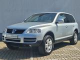 Volkswagen Touareg 3.2 VR6 Tiptronic*HU11/27*AHK*Leder*Navi - Volkswagen Touareg mit Benzin-Antrieb: Geländewagen, 3.2