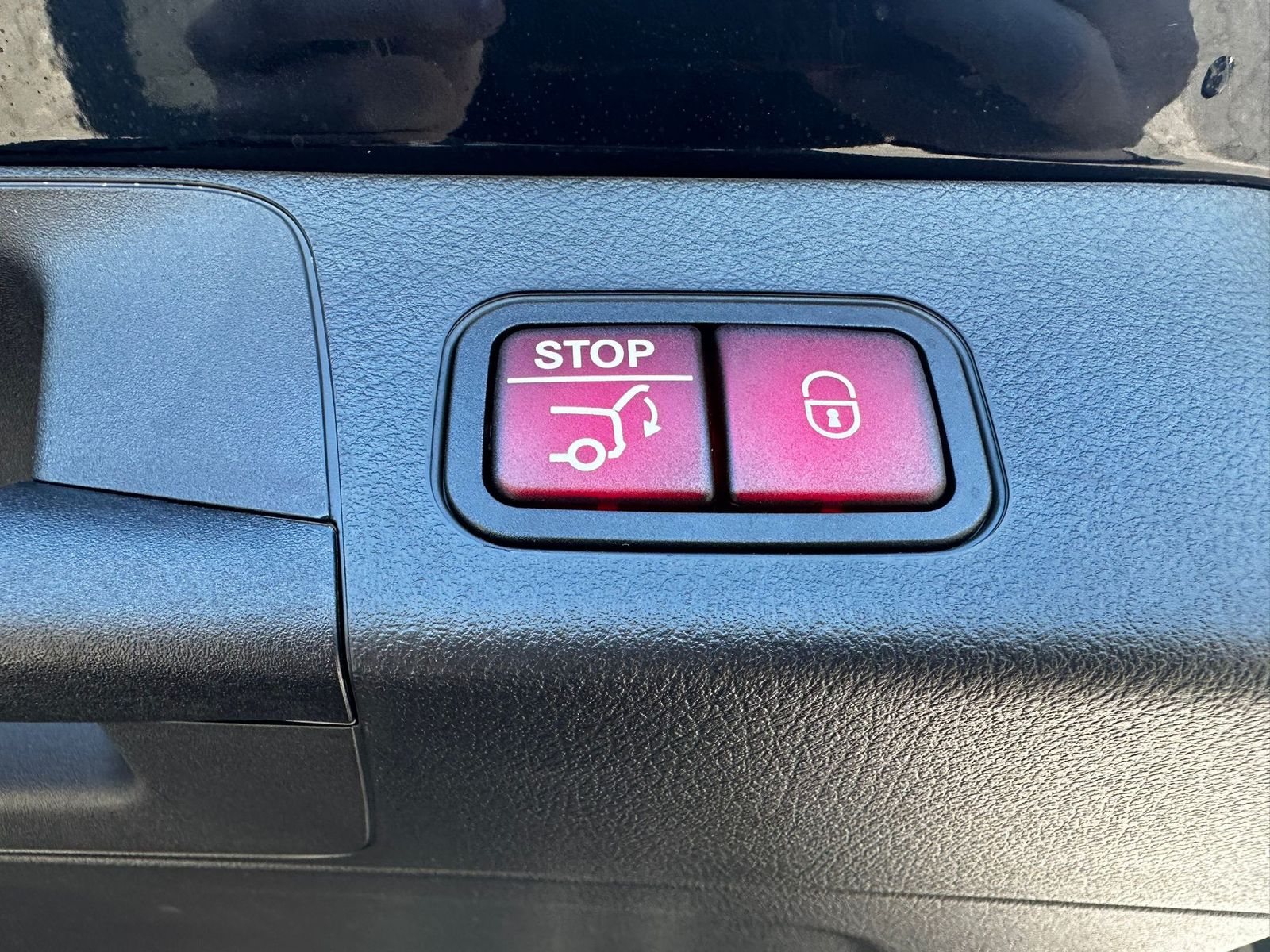 Fahrzeugabbildung Mercedes-Benz EQB 250 PROGRESS NAVI+LED+SITZHZ+KAMERA+TEMP+DAB
