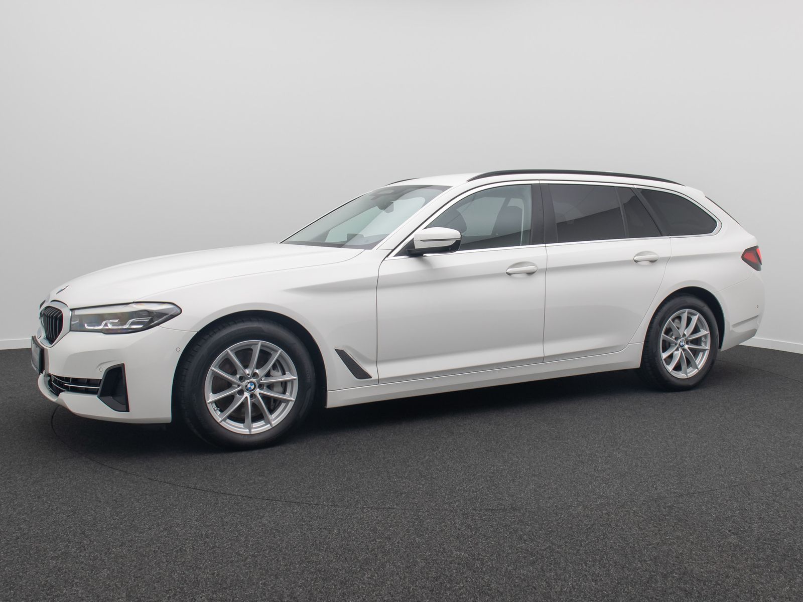 Fahrzeugabbildung BMW 530d xD ACC 360°Memory DAB DisplKey AHK Standhz