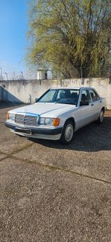 Mercedes-Benz 190 - Mercedes-Benz 190 Oldtimer mit Diesel-Antrieb