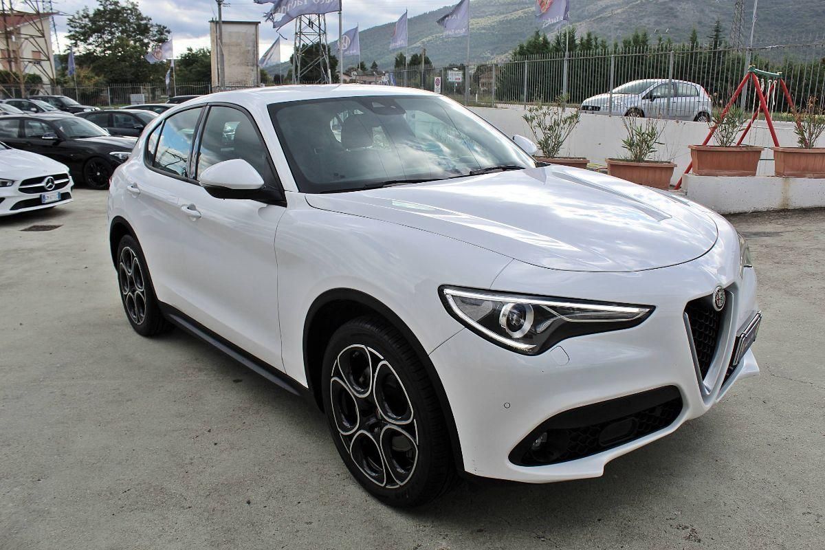 Alfa Romeo ALFA ROMEO - Stelvio - 2.2 T.diesel 190 CV AT8 Q imagem 3