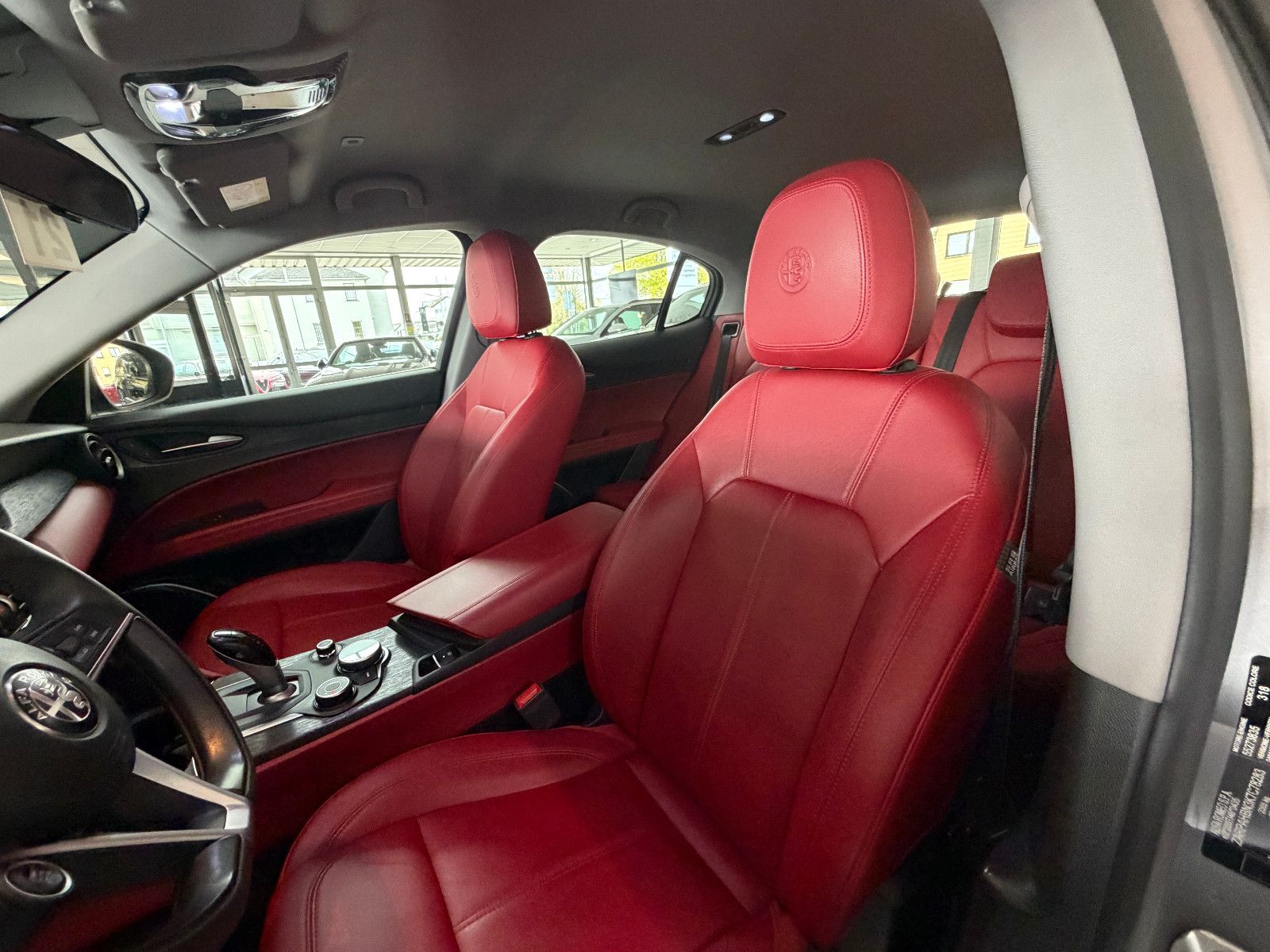 Fahrzeugabbildung Alfa Romeo Stelvio Super Q4/BI-XENON/PDC/AUTOMATIK/SPURHALT