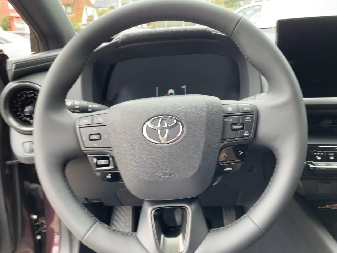 Fahrzeugabbildung Toyota C-HR 2.0 Hybrid Team D + Technik-Paket