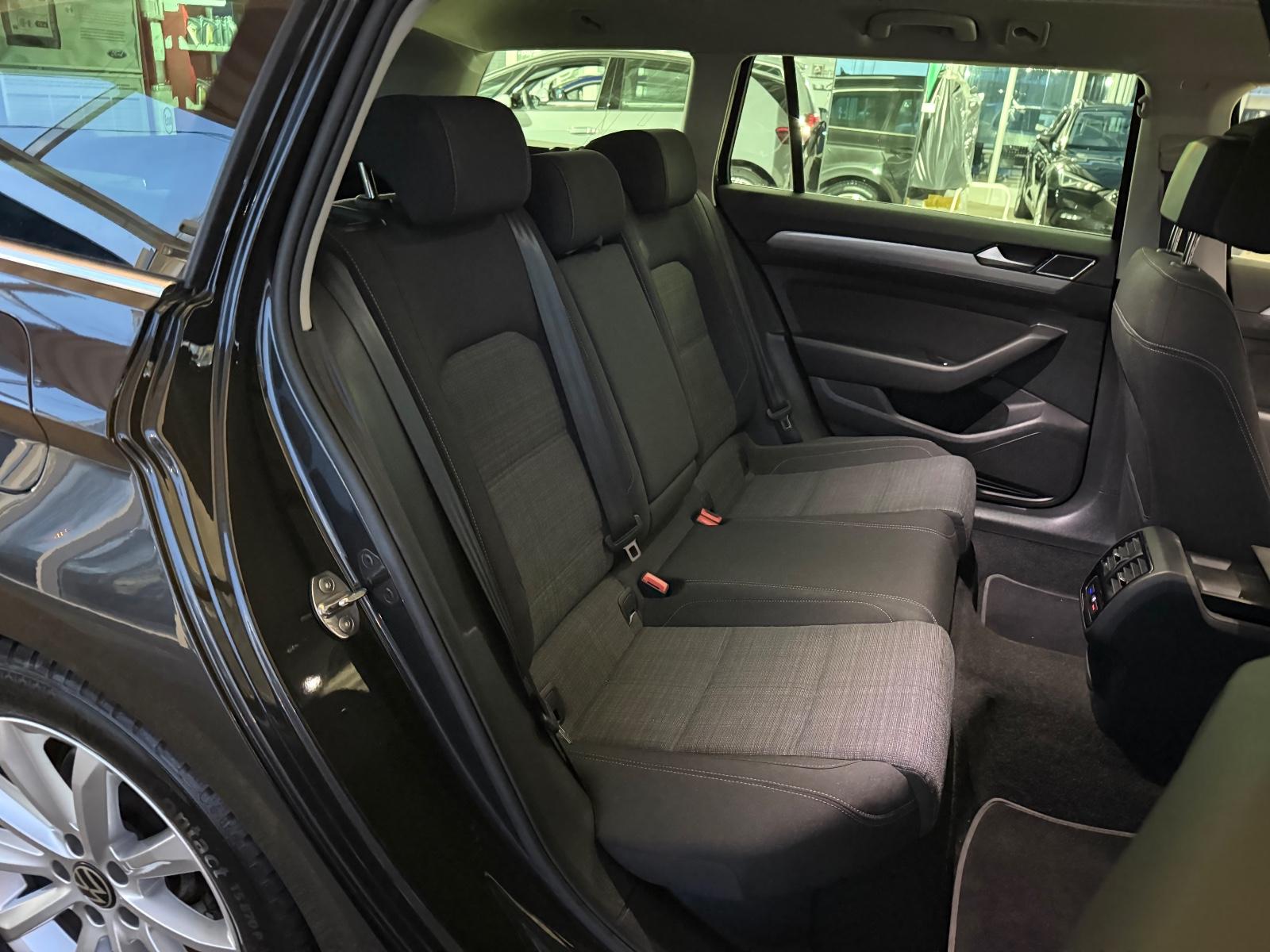 Volkswagen Passat Passat*Variant*2.0 TDI*DSG*R-Line*AHK*CAM*LED*LM, миниатюра 28