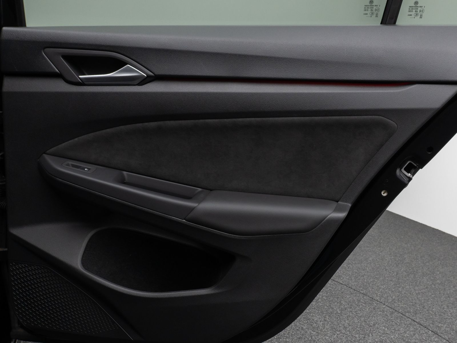 Fahrzeugabbildung Volkswagen Golf VIII Variant Style Kamera Massage AHK ACC