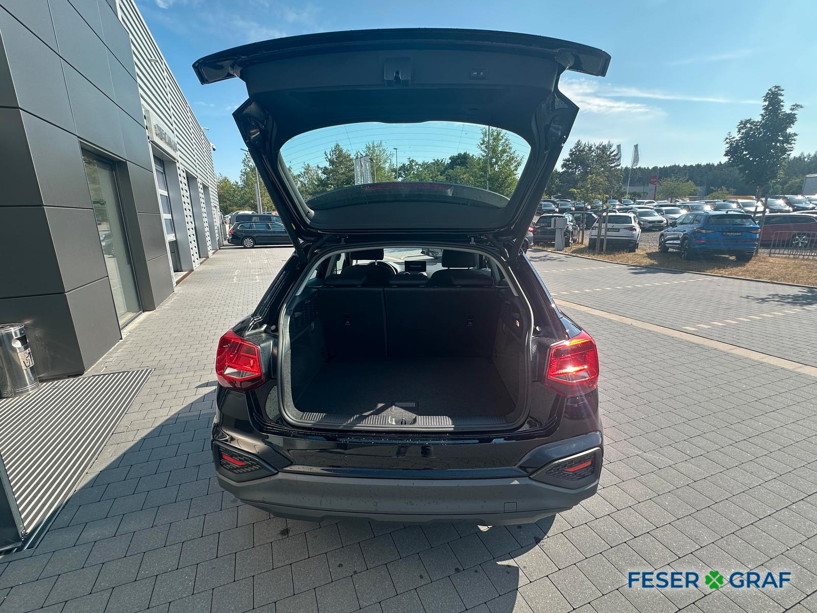 Audi Q2 30 TFSI LED KAMERA CAR PLAY, миниатюра 7