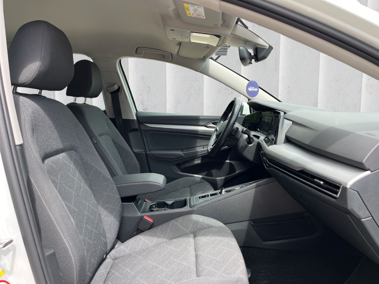 Fahrzeugabbildung Volkswagen VIII*DSG*LED*SHZ*NAVI*ViCo*PDC**