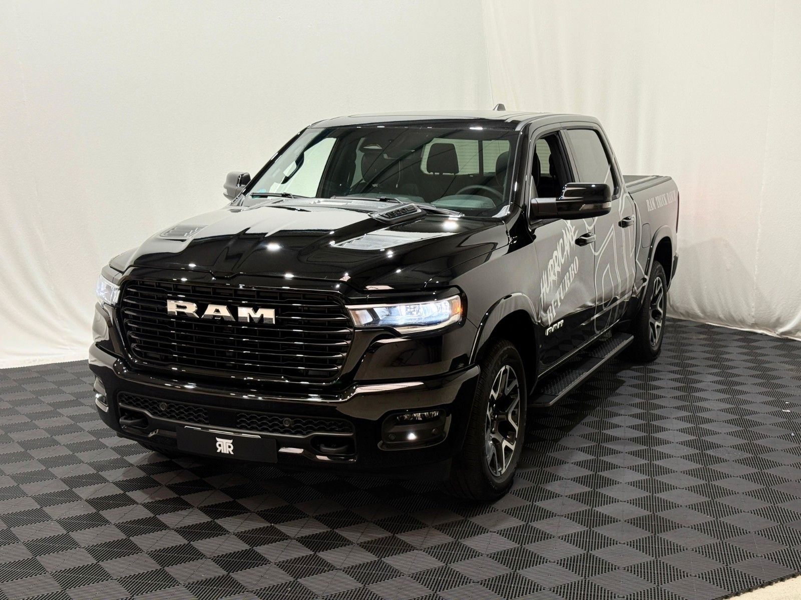 Fahrzeugabbildung Dodge RAM 1500 Laramie Sport MY25 *LPG,REVOLVER,AHK*