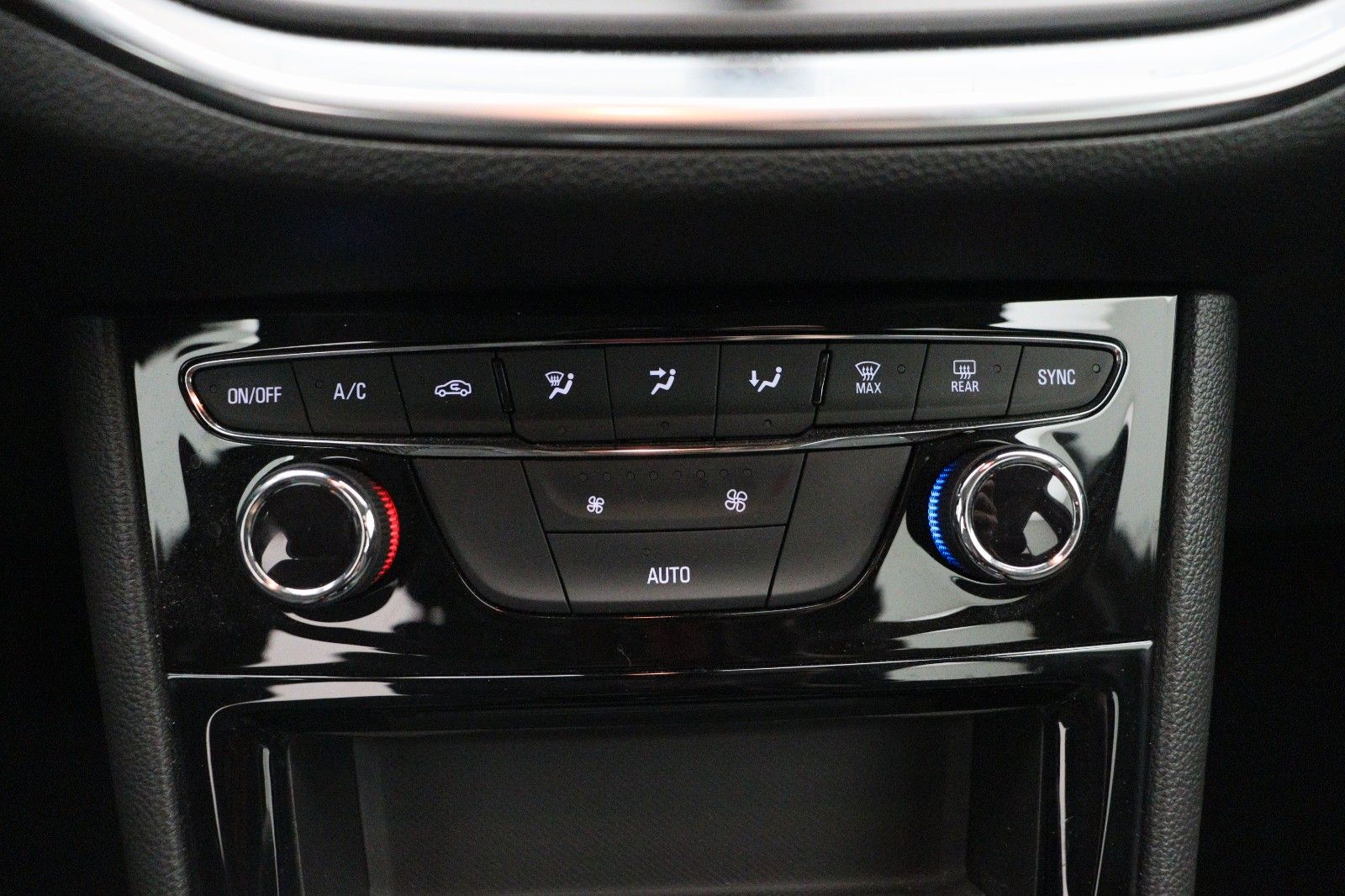 Fahrzeugabbildung Opel Astra K 1.5 Lim. Elegance LED KAMERA LDA NAVI