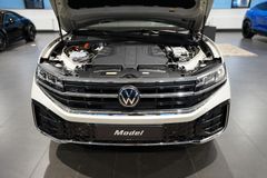 VW Touareg TDI R-Line | Leder | HuD | Luftfederung VW Touareg TDI R-Line | Leder | HuD | Luftfederung