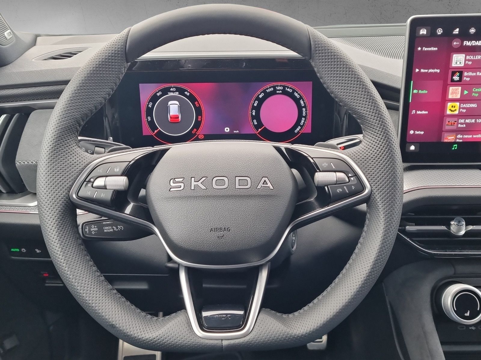 Fahrzeugabbildung SKODA Kodiaq Sportline 2.0 TDI DSG PANO AHK Licht-Info