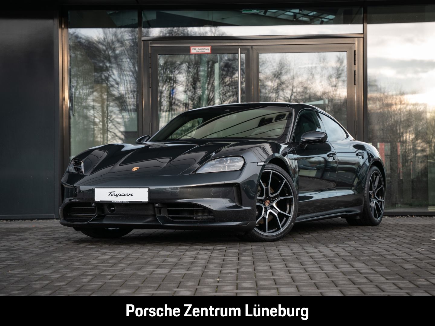 Porsche Taycan Black Edition InnoDrive Soft-Close 21-Zol