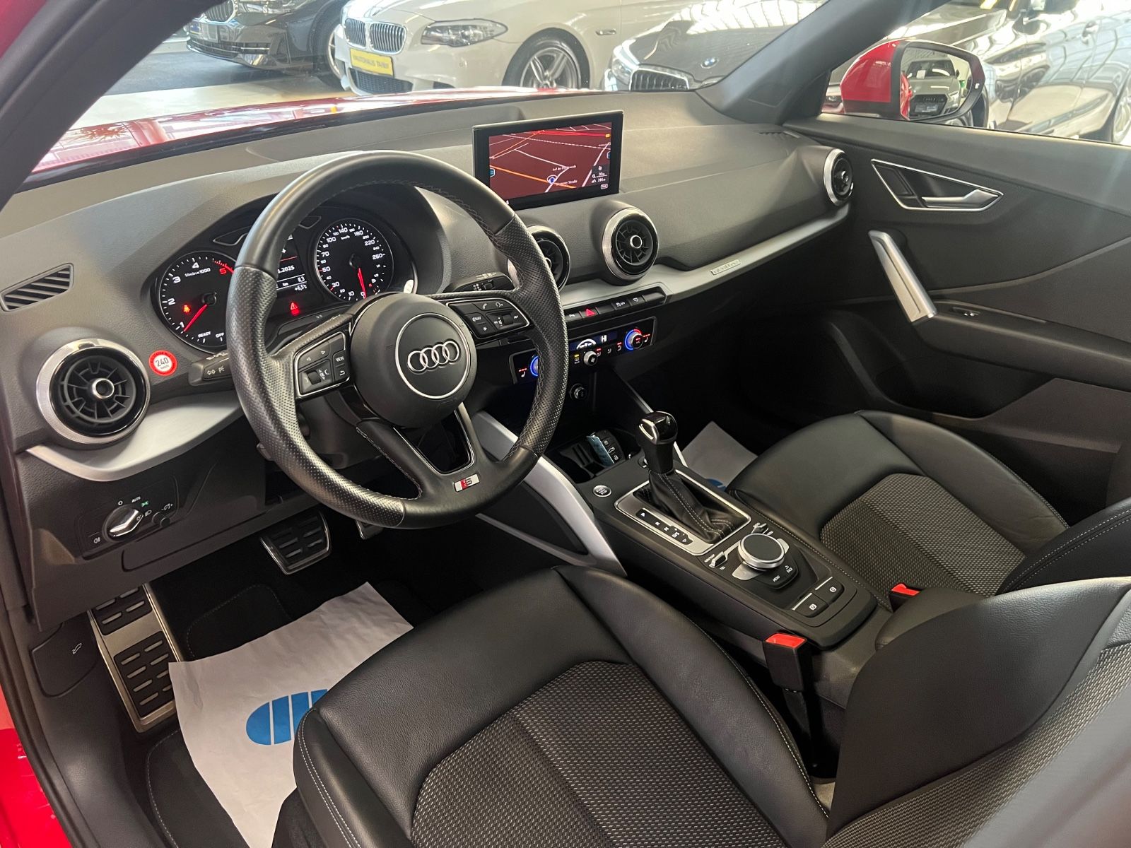 Fahrzeugabbildung Audi Q2 35 TDI quattro S line *PANORAMADACH*