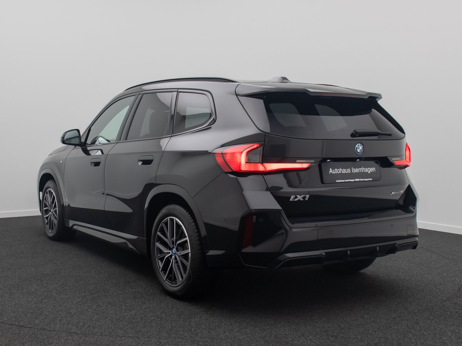 Fahrzeugabbildung BMW iX1 xD30 M Sport DAB Kamera FernlichtAss Komfort