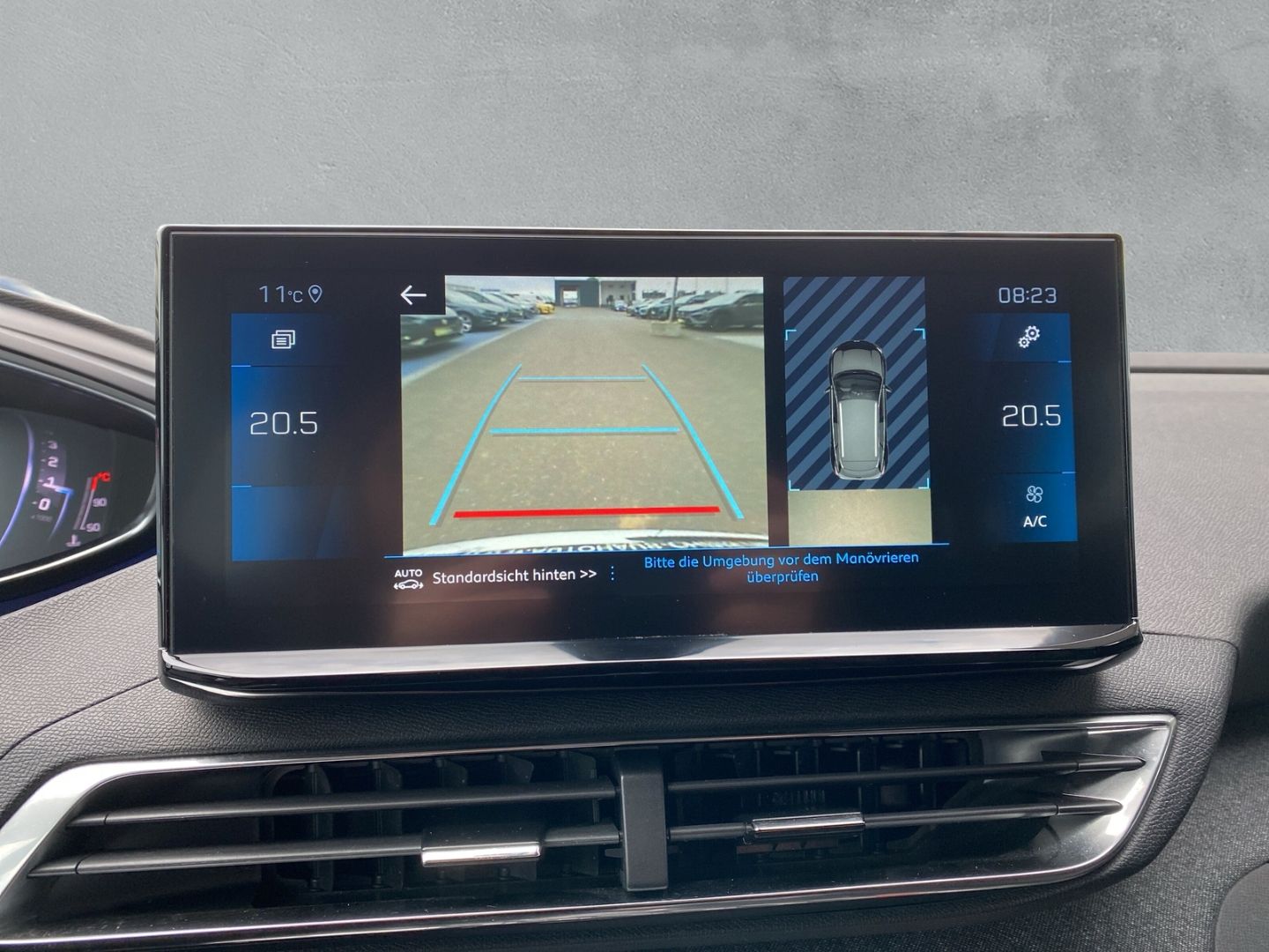 Fahrzeugabbildung Peugeot 3008 Roadtrip 1.2 PT 130 *Navi Digitales Cockpit