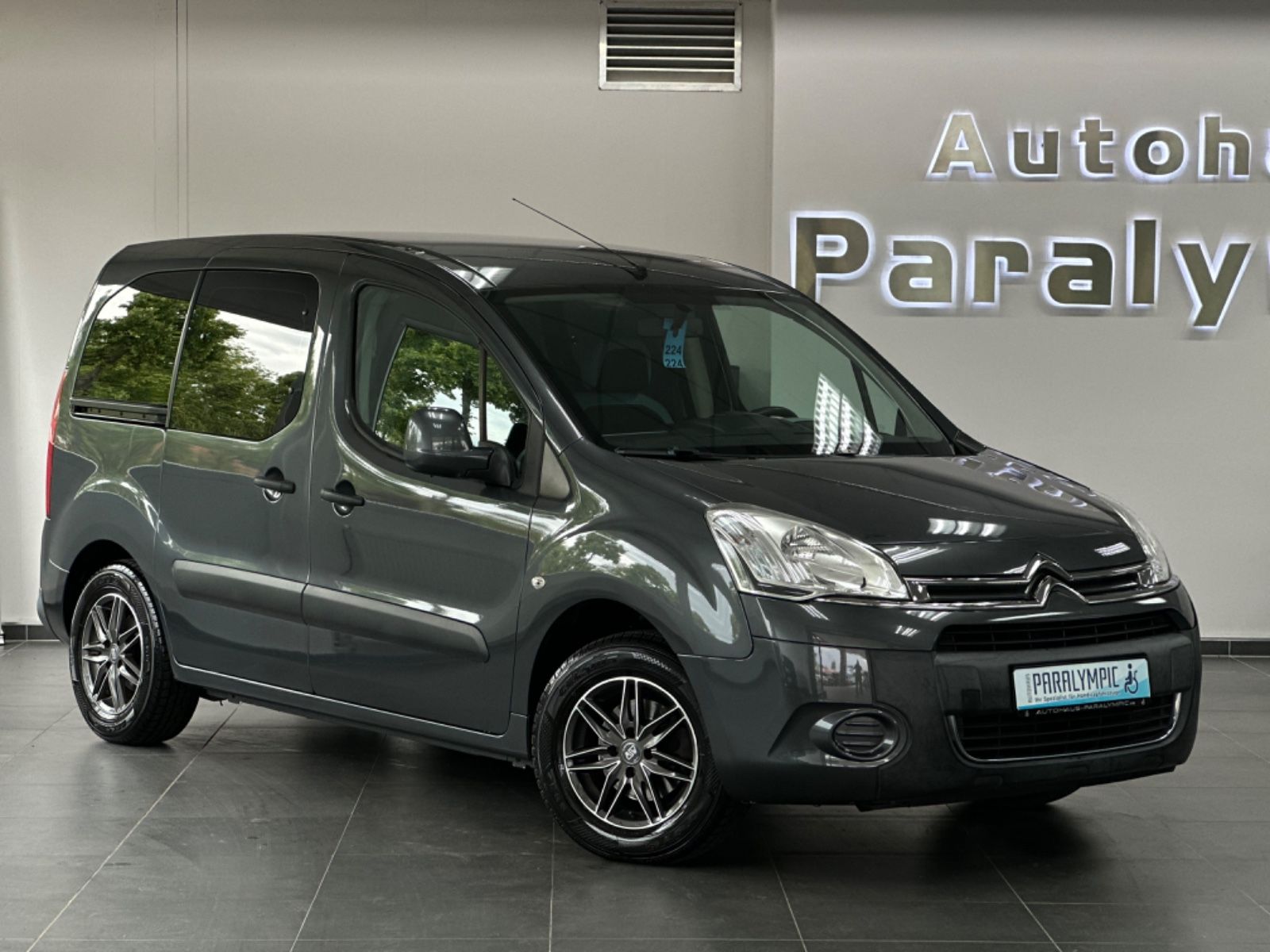 Berlingo Kombi Tendance Behindertengerecht-Rampe