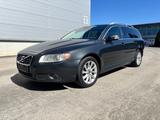 Volvo V70 Kombi Summum - gebrauchte Volvo V70 aus dem Jahr 2009