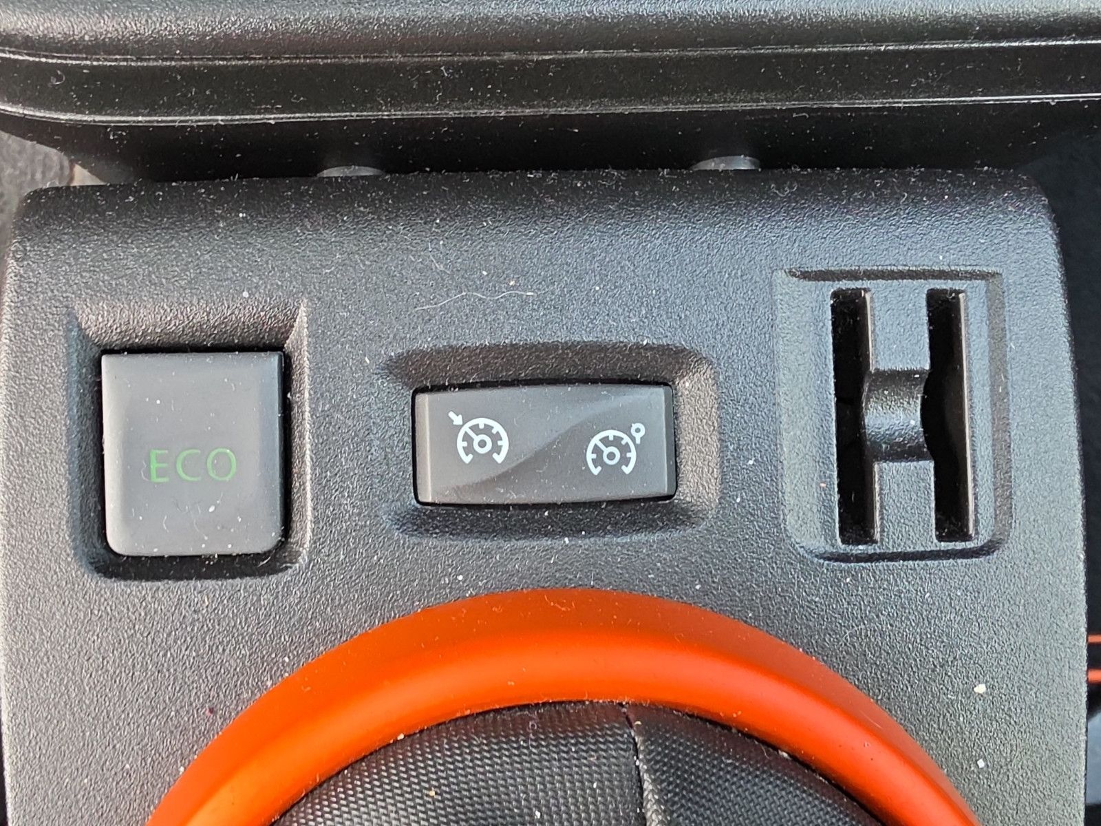 Fahrzeugabbildung Renault Twingo GT Tempomat SHZ PDC TÜV NEU