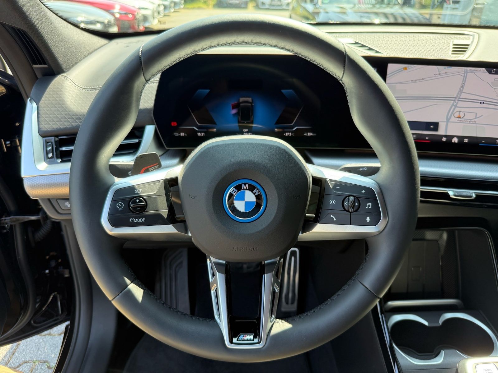 BMW iX2 - Bild 13