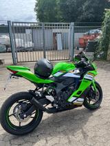 Kawasaki Ninja ZX 4RR - KAWASAKI ZX4R