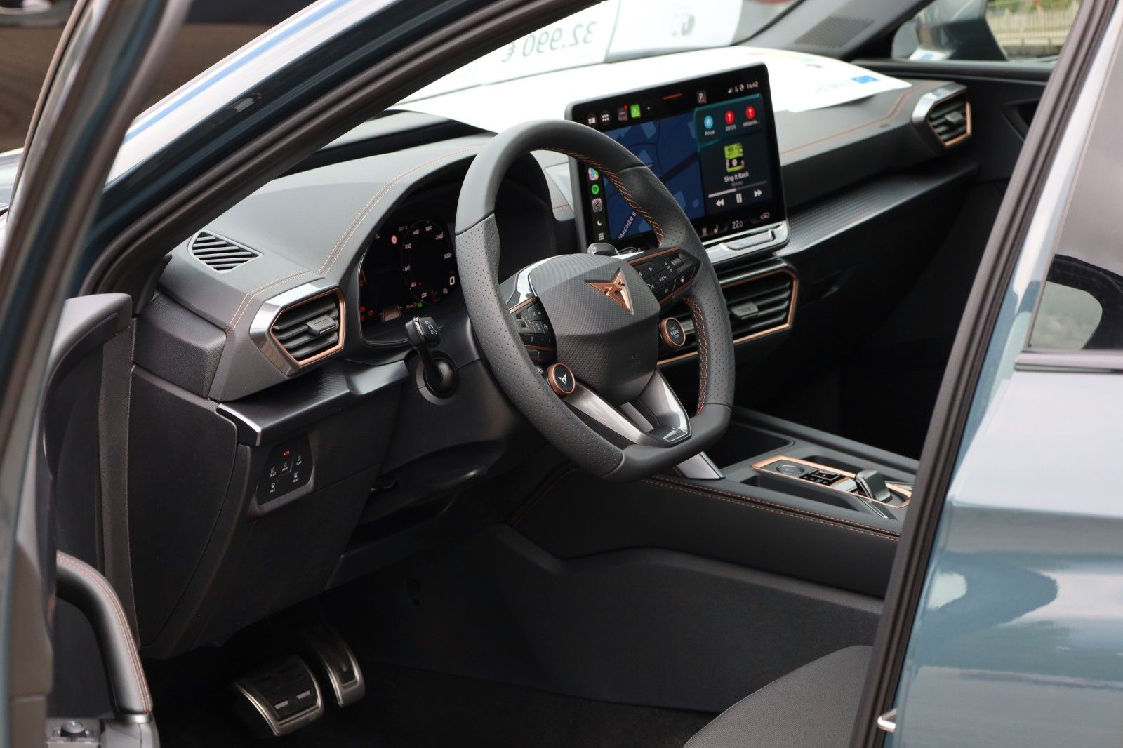 Fahrzeugabbildung CUPRA Leon Sportstourer 1.5 eTSI 110 kW DSG *AHZV