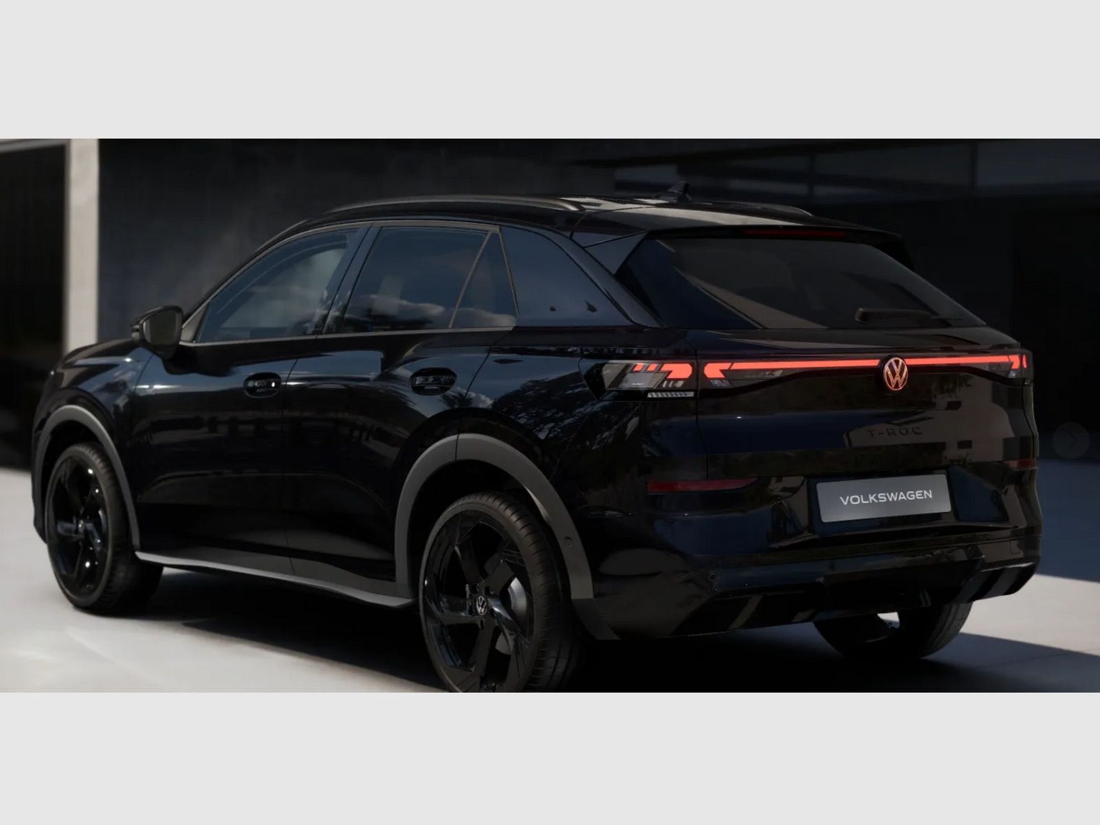 Fahrzeugabbildung Volkswagen T-Roc R-Line 1.5 eTSI DSG *BlackStyle, AHK, 20"-