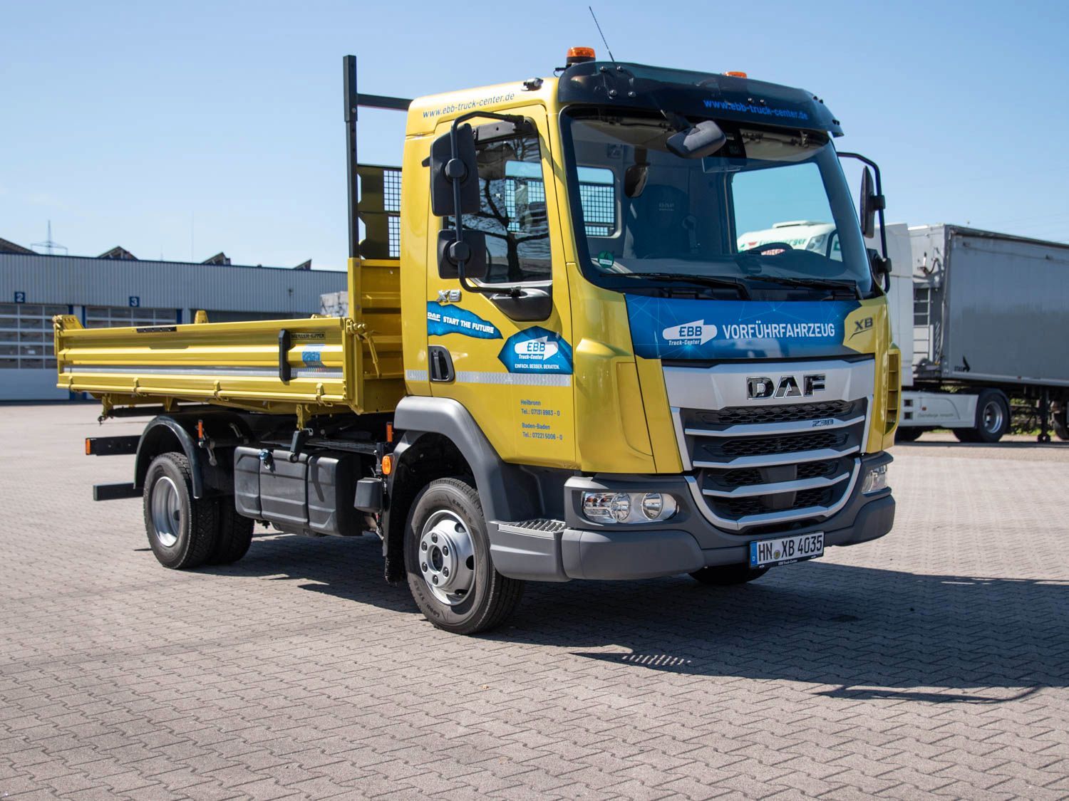 Fahrzeugabbildung DAF XB 230 7,5t Meiller Kipper