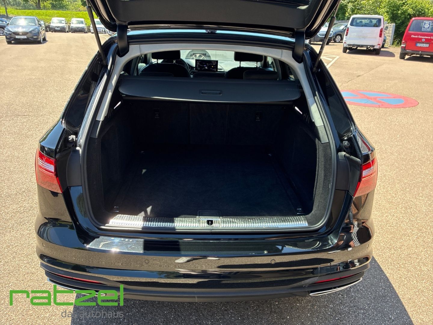 Fahrzeugabbildung Audi A4 Avant 35 TFSI S tronic Navi LED El. Heckklapp