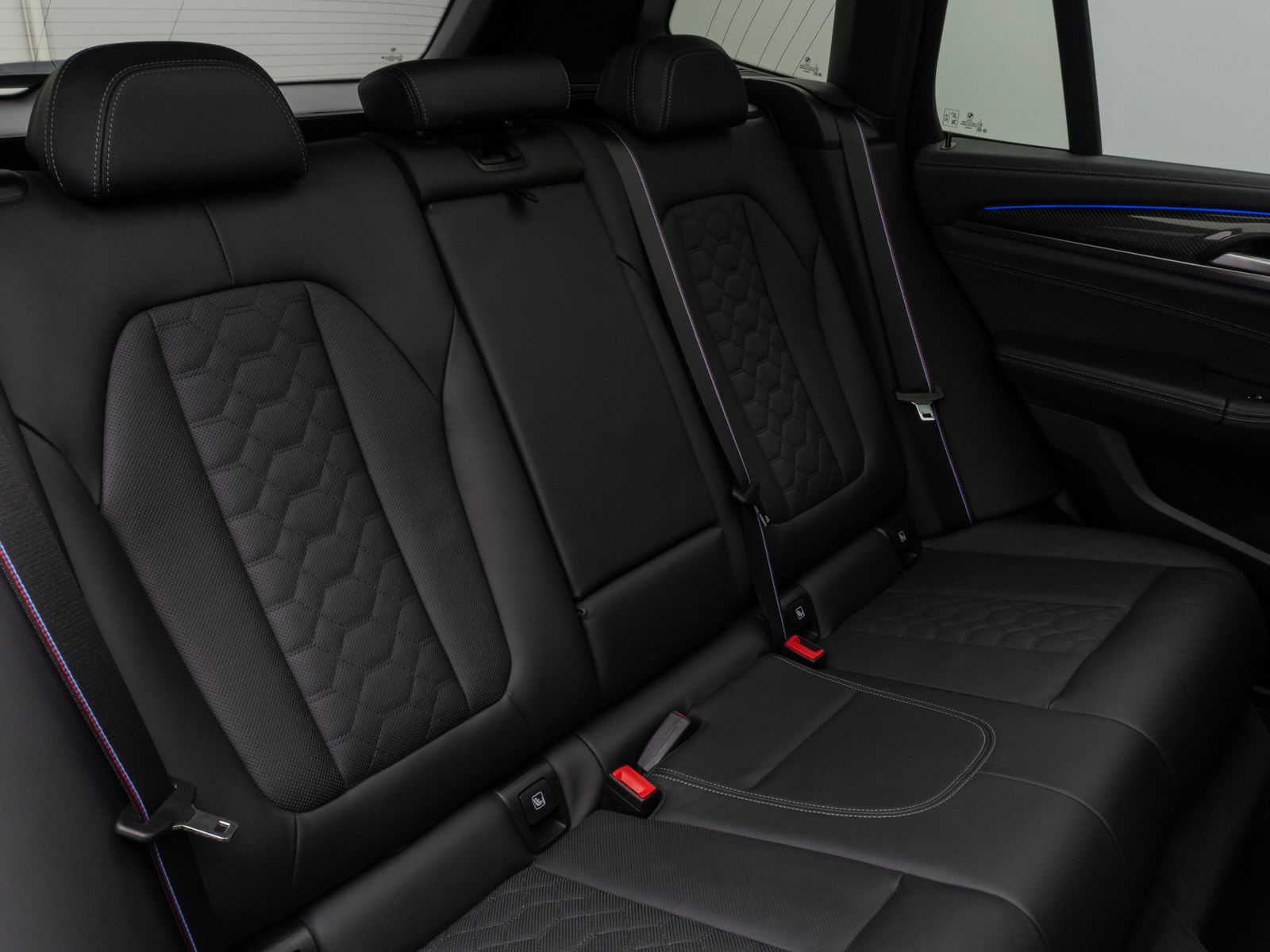 Fahrzeugabbildung BMW X3 M Competition Panorama Laser 360° HUD H/K AHK