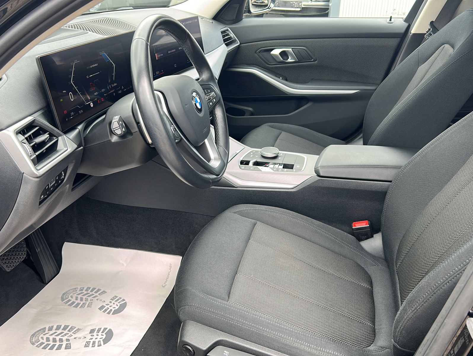 Fahrzeugabbildung BMW 320d Touring