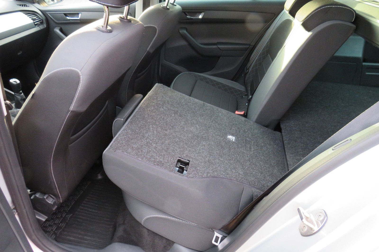 Fahrzeugabbildung SKODA Fabia Combi Ambition KLIMA SITZH. GRA PDC APP-C.