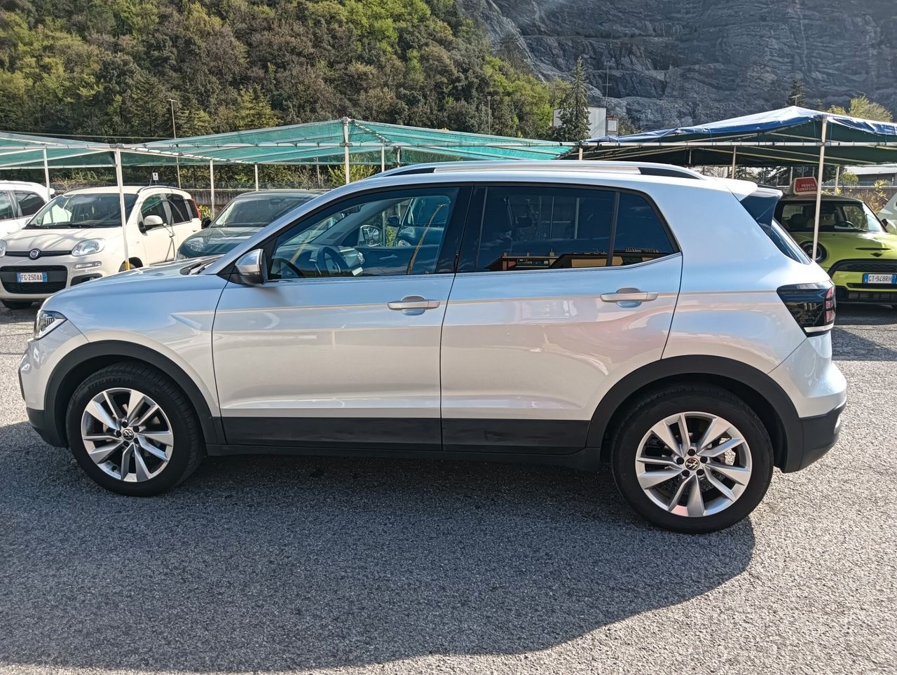 Volkswagen T-Cross 1.0 TSI 110 CV Advanced imagem 2