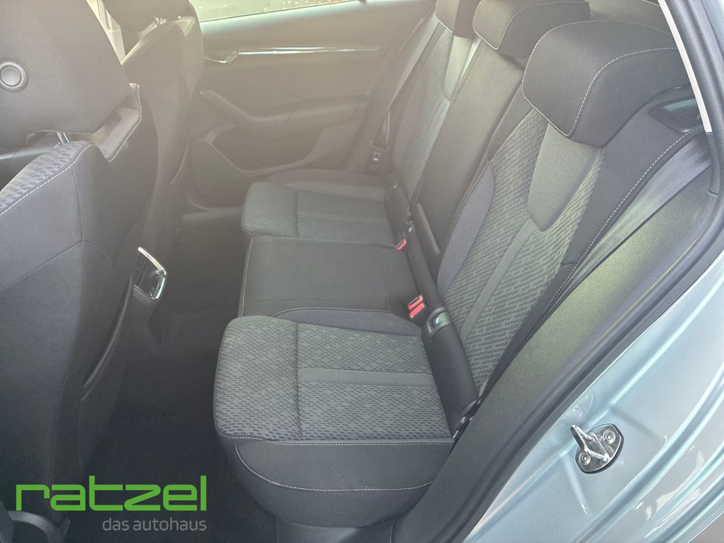 Fahrzeugabbildung SKODA Octavia Combi 1.5 TSI ACT e-TEC Style HUD AHK-kl