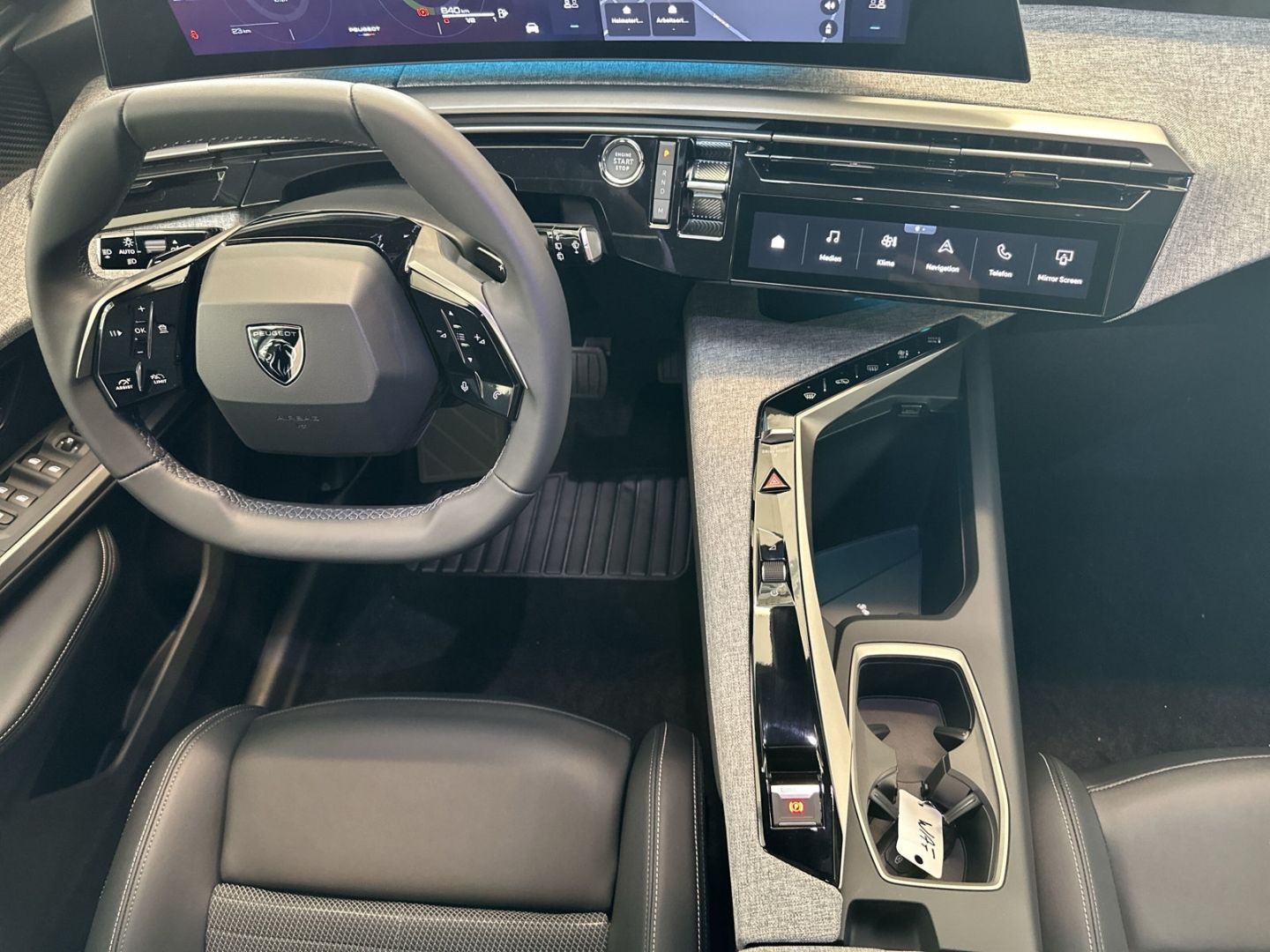 Fahrzeugabbildung Peugeot 5008 Hybrid 1.2 EU6e Allure HYBRID 136 e-DSC6