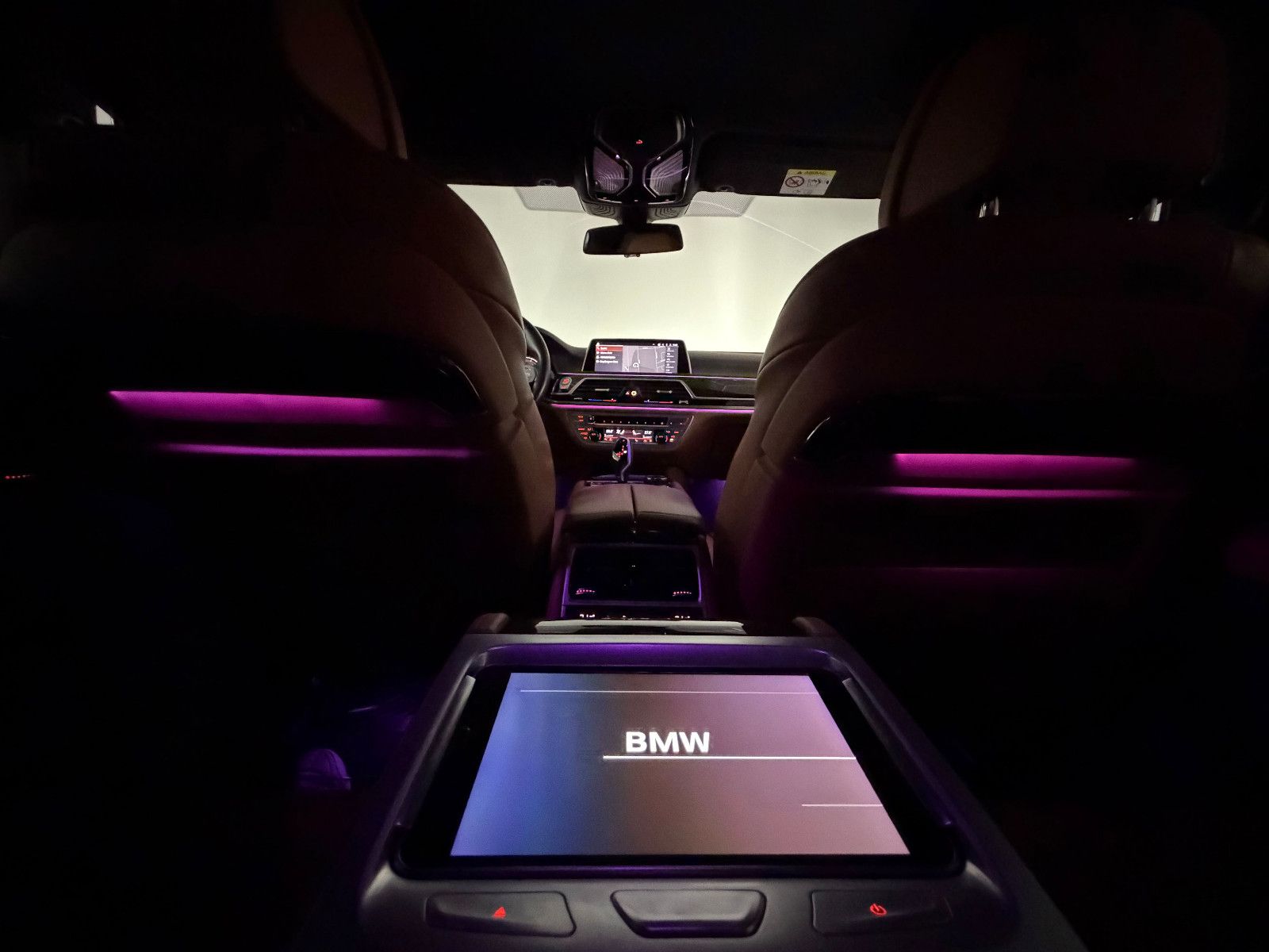 Fahrzeugabbildung BMW 740 d xDrive M SPORT/LASER/HuD/ACC/AHK/LIVE PLUS