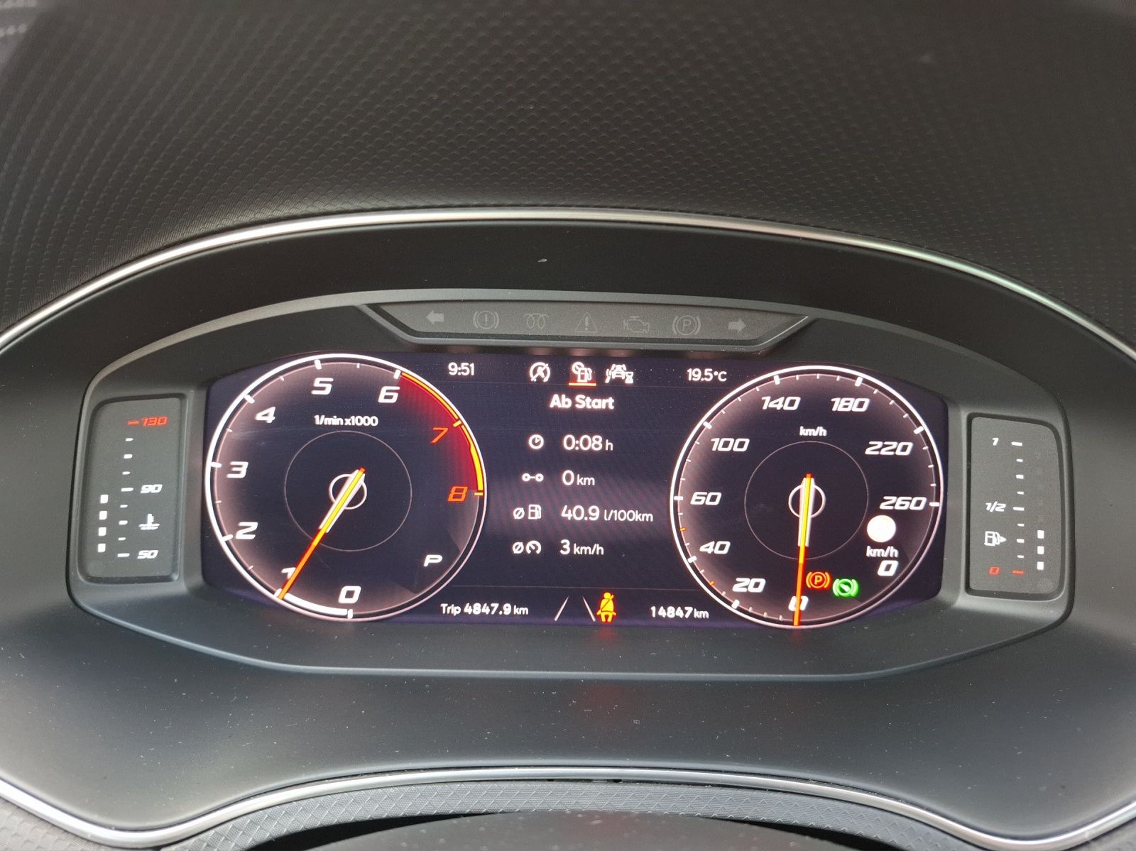 Fahrzeugabbildung SEAT Arona TSI FR-Line DSG LED Navi AID ACC RFK SH LM