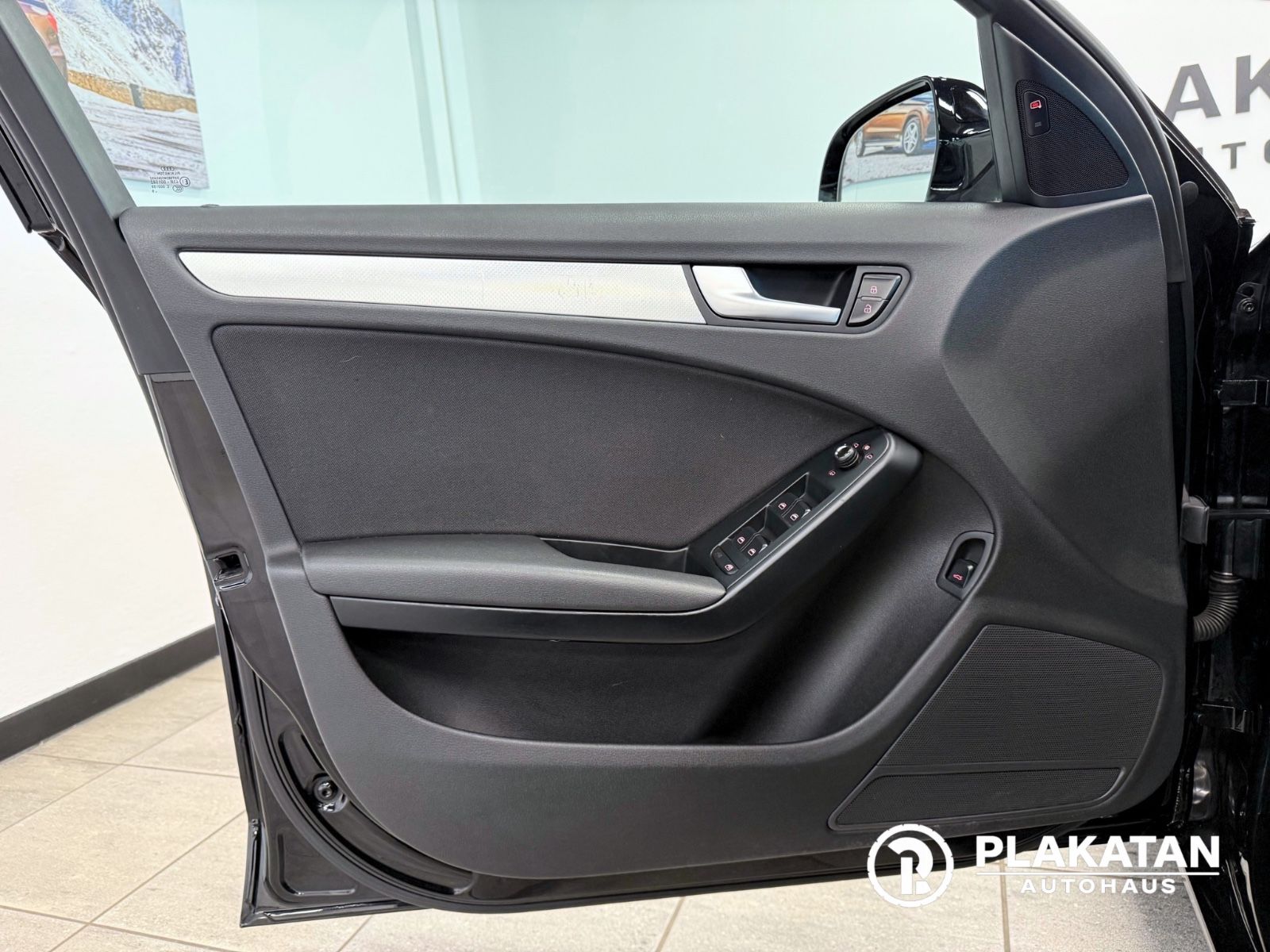 Fahrzeugabbildung Audi A4 Avant Ambition EXPORT
