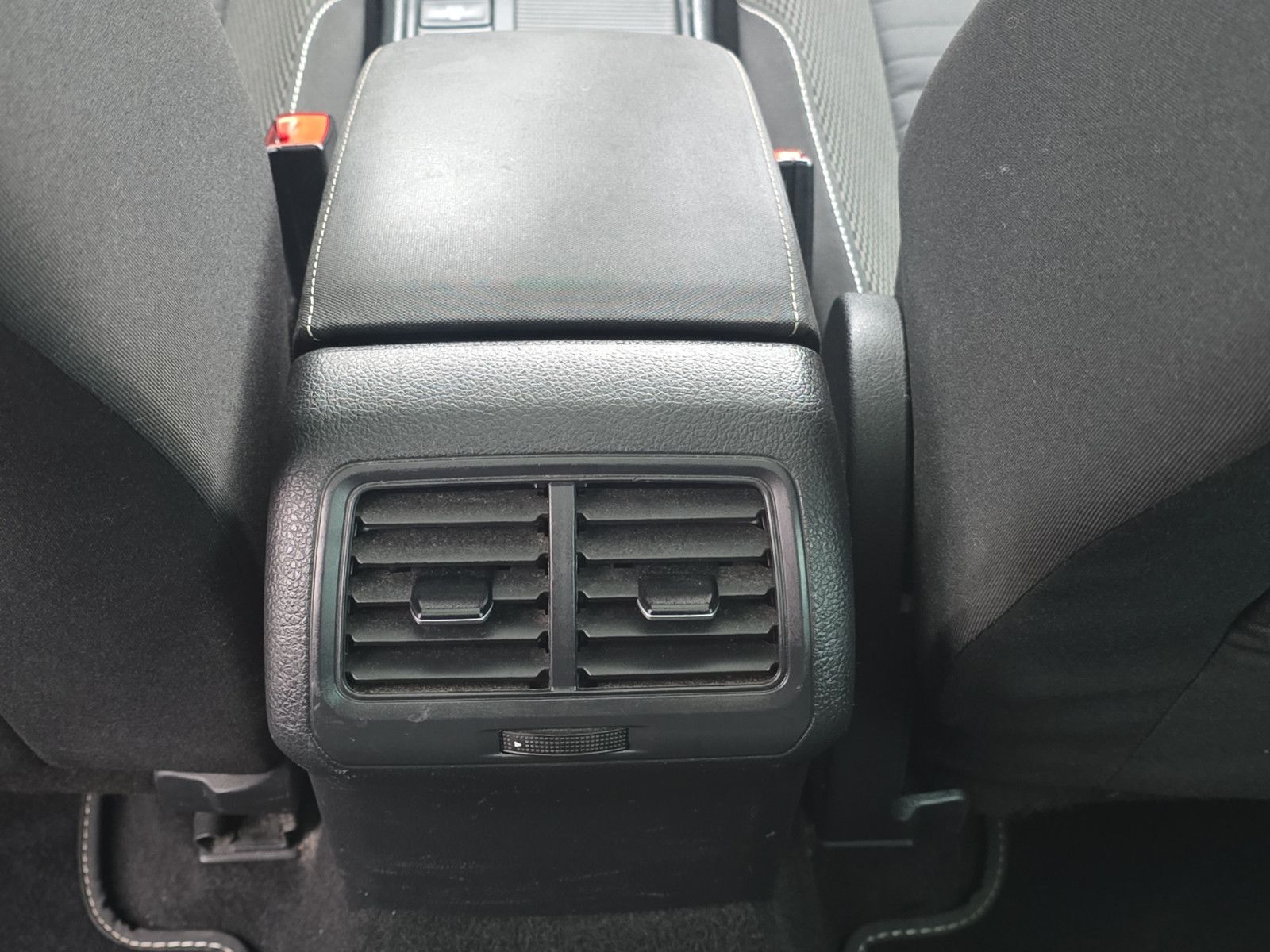 Fahrzeugabbildung Volkswagen Golf VII Cup AUS 1.HAND /Panorama/NAVI/PDC