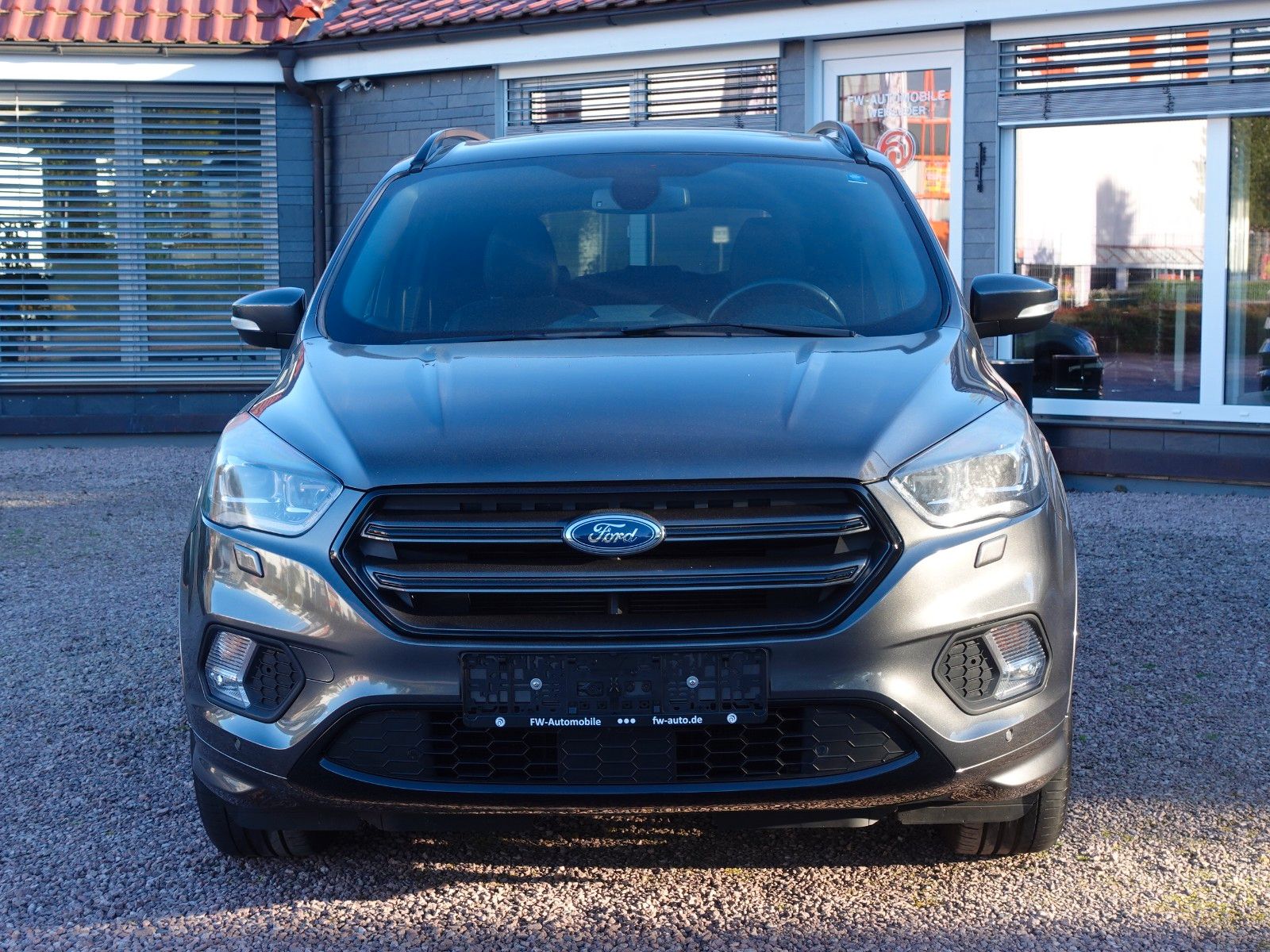 Fahrzeugabbildung Ford Kuga 1,5 EcoBoost 2x4 110kW ST-Line