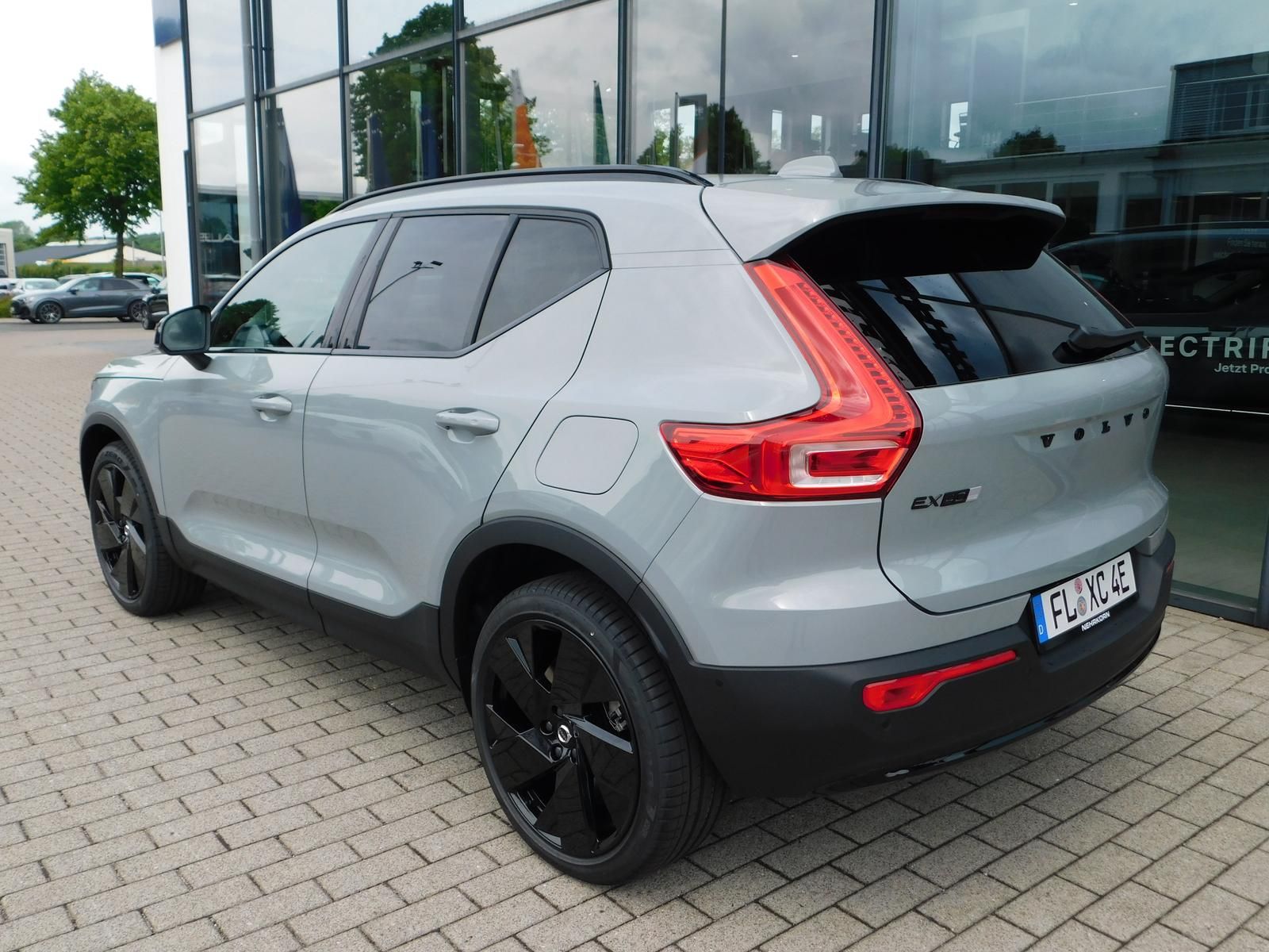 Fahrzeugabbildung Volvo EX40 Single Motor ext. Range Plus Black Edition