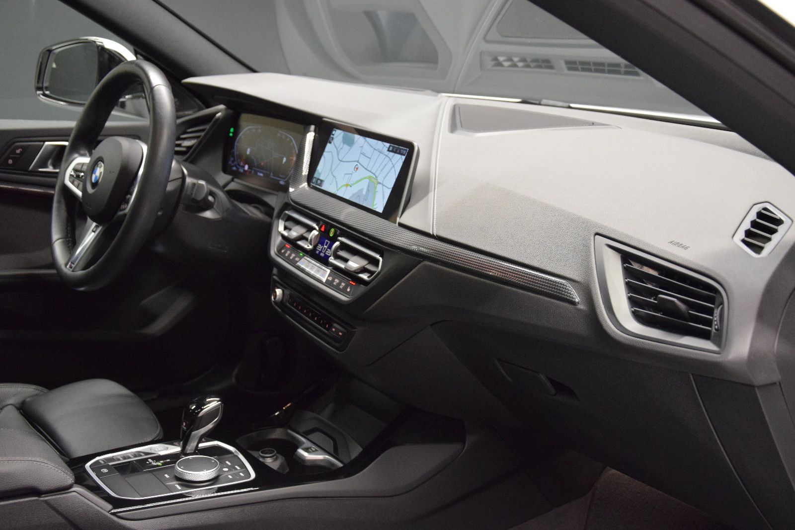 Fahrzeugabbildung BMW 218 i Gran Coupé M Sport H&k Pano HuD Leder ACC