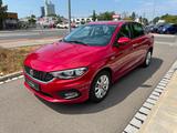 Fiat Tipo Easy/Klimaautomatik/Navigation/PDC - rote Fiat Tipo