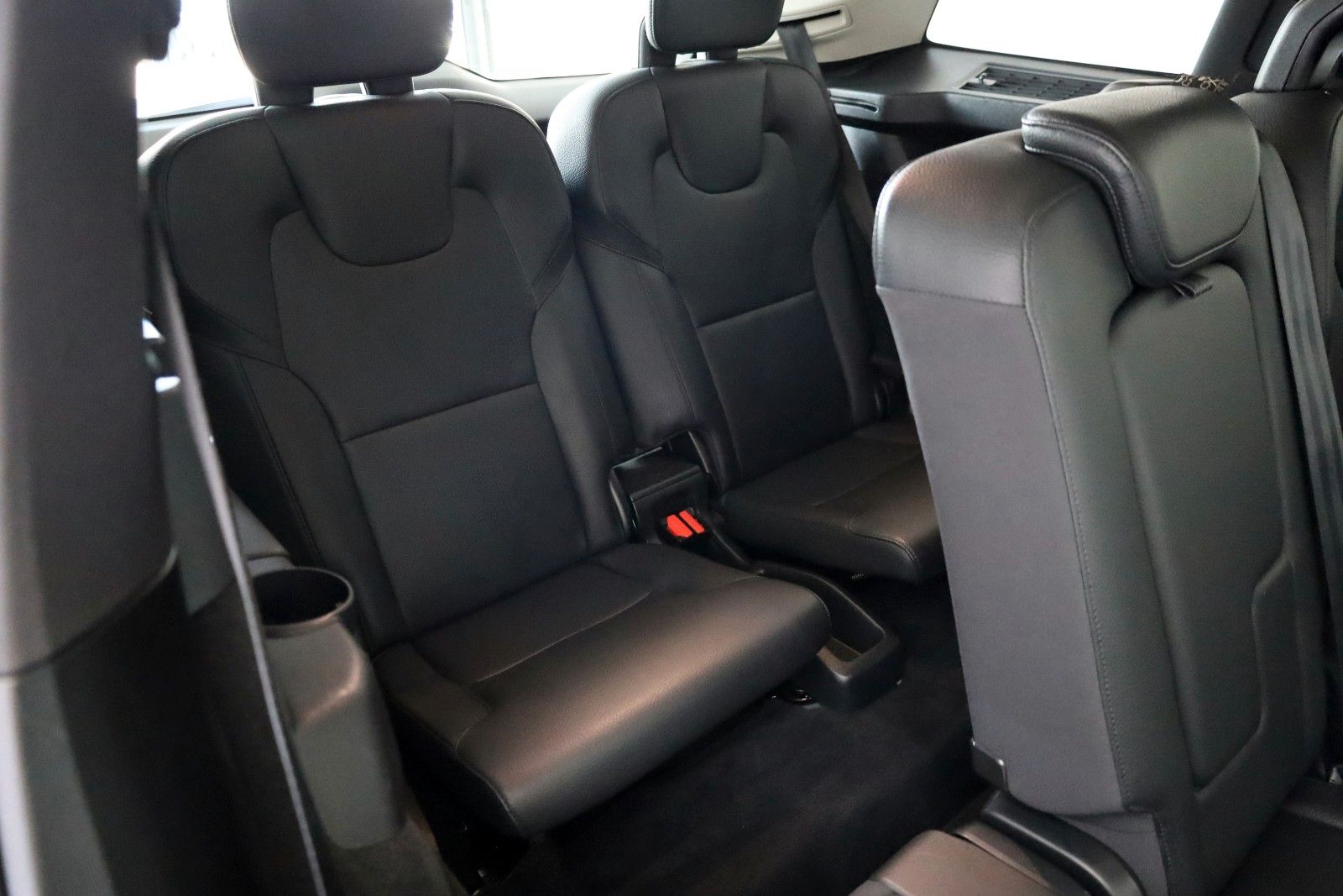 Fahrzeugabbildung Volvo XC90 Momentum Pro AWD,Leder,Navi,SH,7Sitzer,ACC